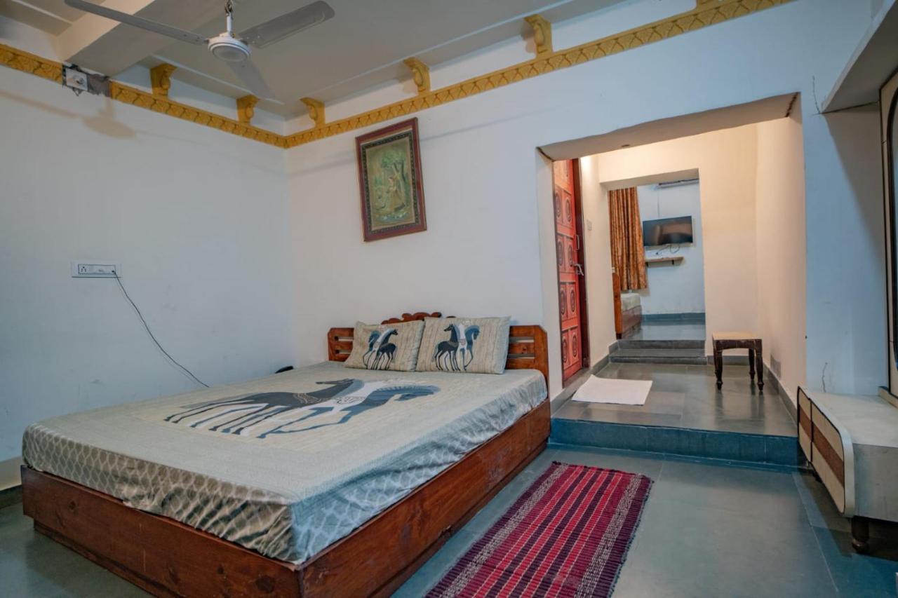 Hotel Ambavgarh Palace أُودايبور المظهر الخارجي الصورة