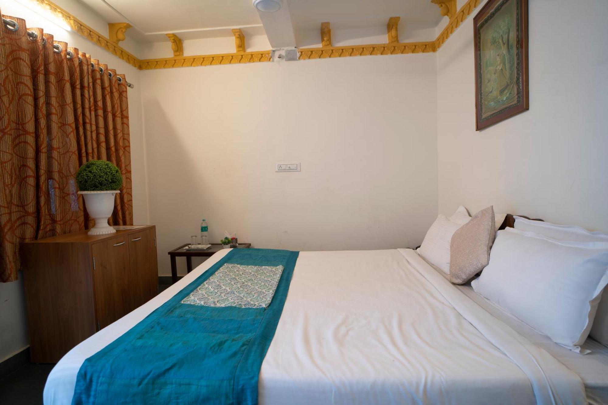 Hotel Ambavgarh Palace أُودايبور المظهر الخارجي الصورة