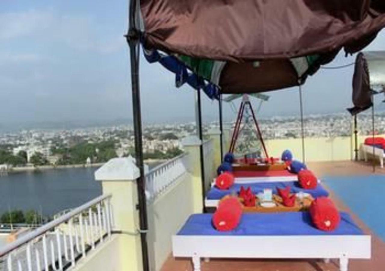 Hotel Ambavgarh Palace أُودايبور المظهر الخارجي الصورة