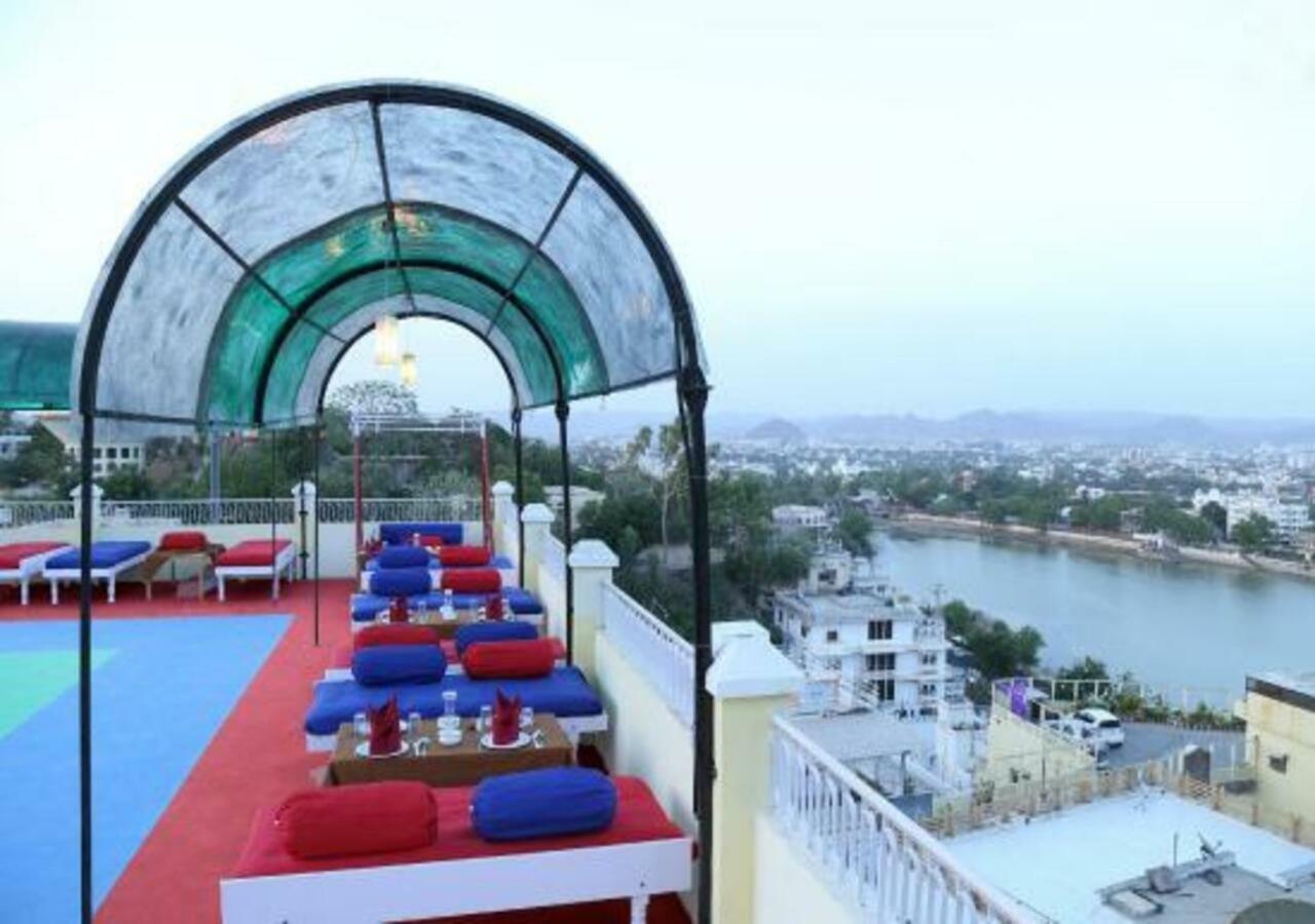 Hotel Ambavgarh Palace أُودايبور المظهر الخارجي الصورة